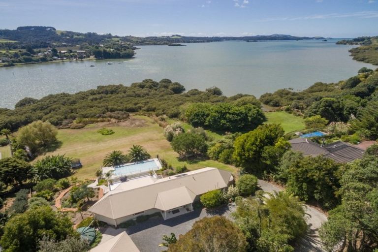 Photo of property in 11 The Lookout, Kerikeri, 0230