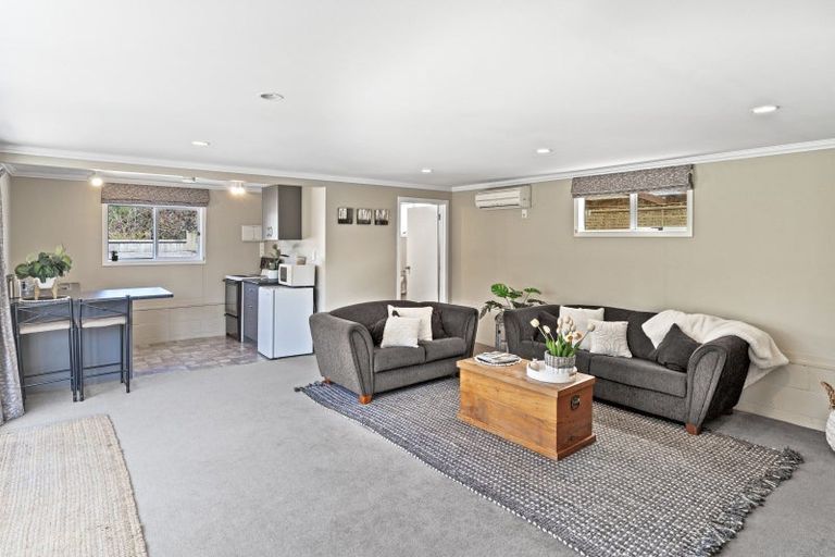 Photo of property in 72 Kuratawhiti Street, Greytown, 5712