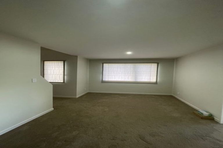 Photo of property in 24 Baumea Rise, Massey, Auckland, 0614