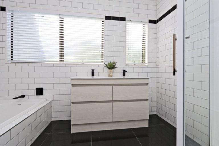 Photo of property in 21 Delhi Road, Hospital Hill, Napier, 4110