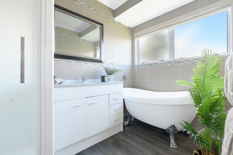 Photo of property in 9 Whitby Place, Welcome Bay, Tauranga, 3112