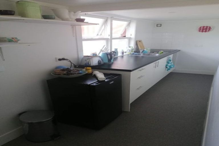 Photo of property in 42 Evans Bay Parade, Roseneath, Wellington, 6021