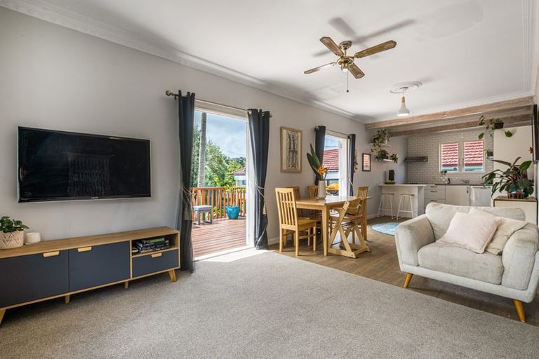 Photo of property in 2/66 Miller Road, Mangere Bridge, Auckland, 2022