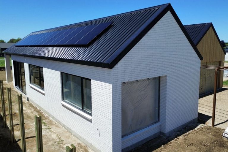 Photo of property in 72 Hugo Shaw Drive, Cambridge, 3434