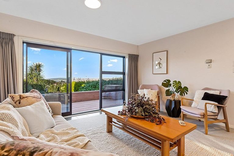 Photo of property in 38 Balmain Road, Chatswood, Auckland, 0626