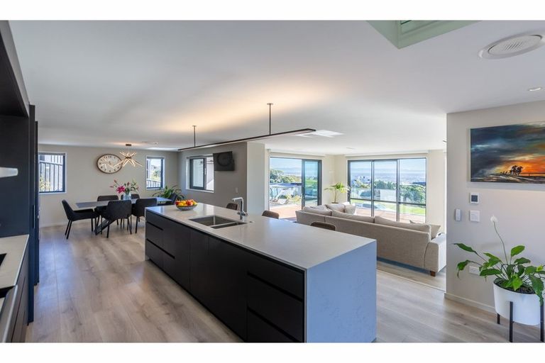 Photo of property in 8 Caldberg Close, Westmorland, Christchurch, 8025