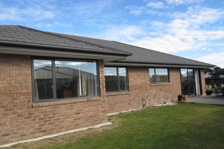 Photo of property in 2 Ruahine Place, Parklands, Christchurch, 8083