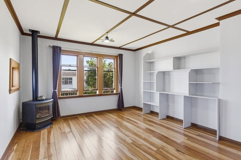 Photo of property in 42 Hinemoa Street, Paraparaumu, 5032