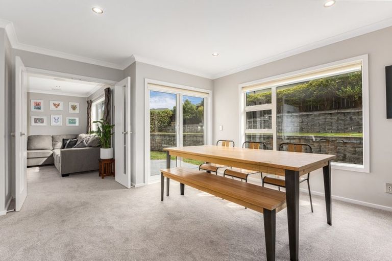 Photo of property in 15 Sumner Terrace, Aotea, Porirua, 5024