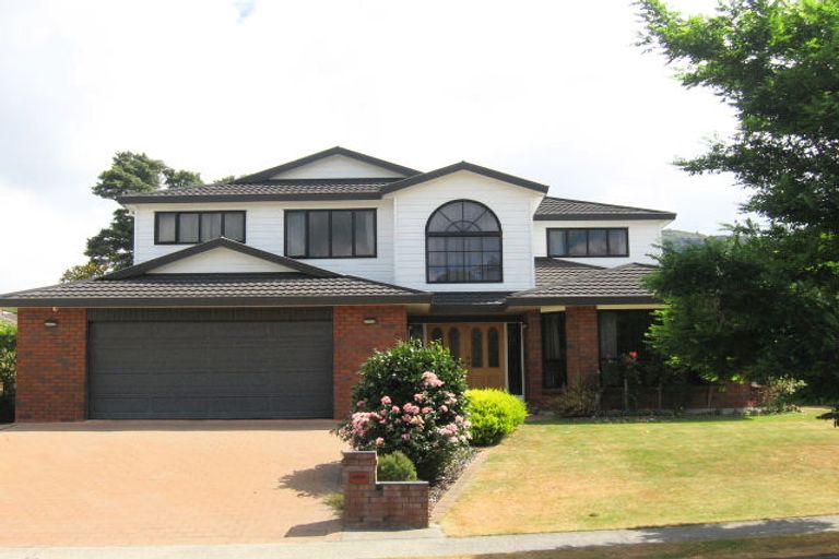 Photo of property in 13 Clearwater Terrace, Brown Owl, Upper Hutt, 5018