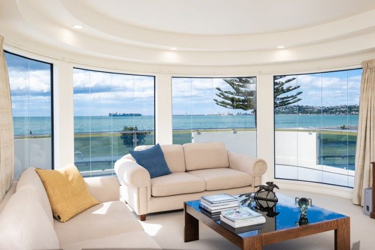 Photo of property in 24 The Esplanade, Westshore, Napier, 4110