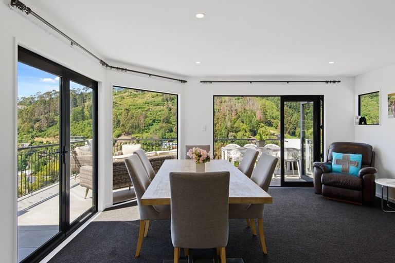 Photo of property in 10a Dalefield Drive, Cashmere, Christchurch, 8022