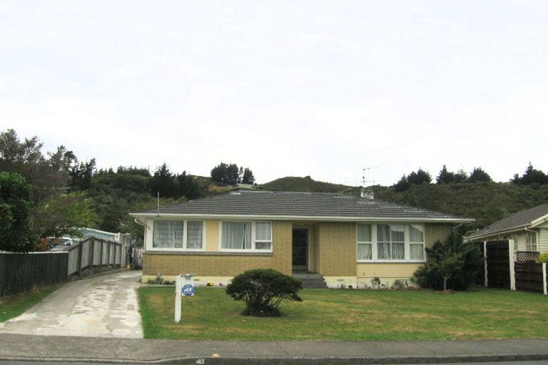 Photo of property in 64 Hillside Drive, Maoribank, Upper Hutt, 5018
