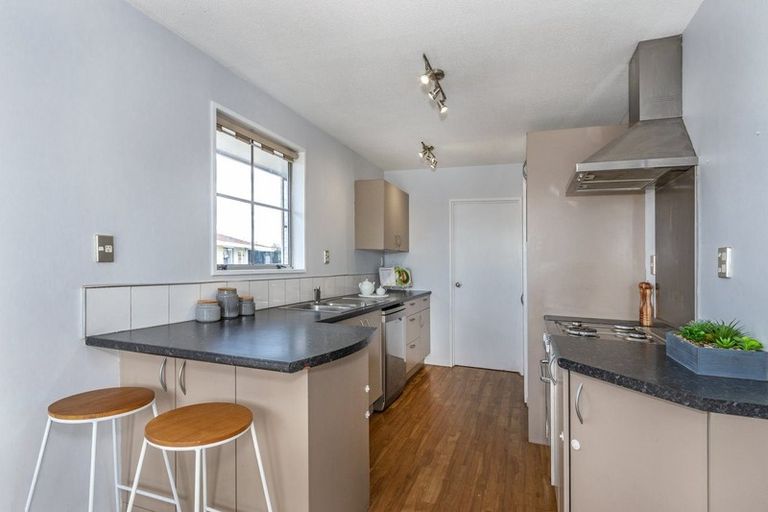 Photo of property in 71 Denise Crescent, Hornby, Christchurch, 8042