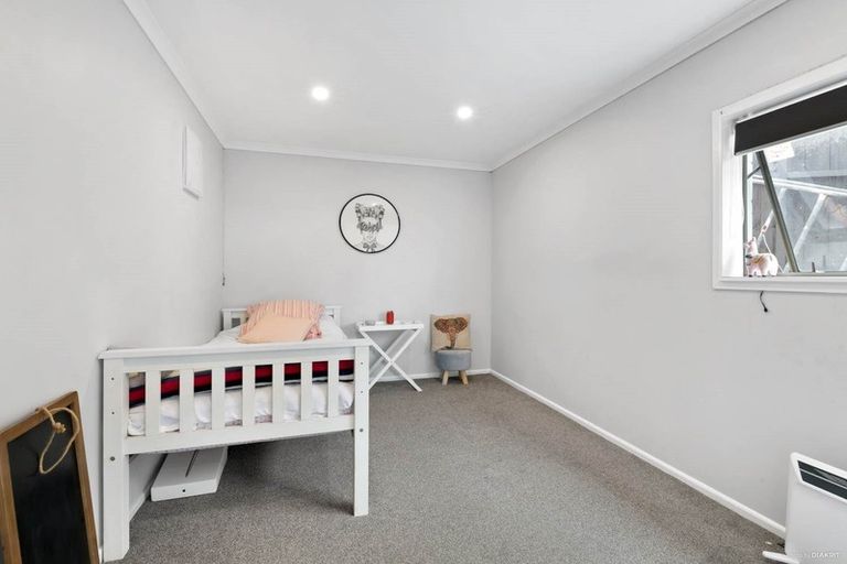 Photo of property in 31 Rosario Crescent, Red Beach, 0932