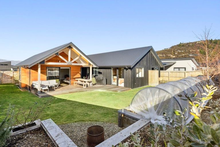 Photo of property in 9 Tahi Street, Albert Town, Wanaka, 9305