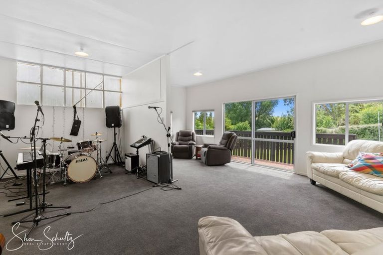 Photo of property in 21 View Street, Maungaturoto, 0520