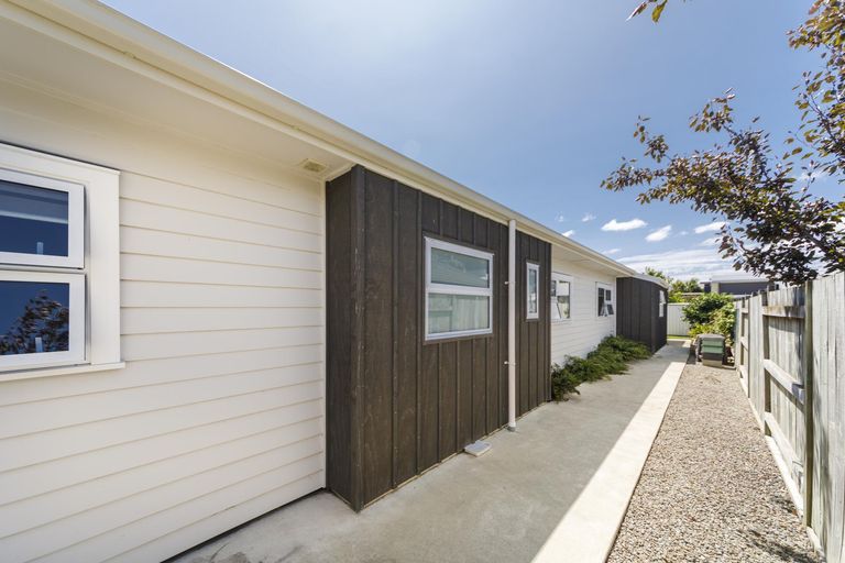 Photo of property in 4 Doncaster Court, Awapuni, Palmerston North, 4412