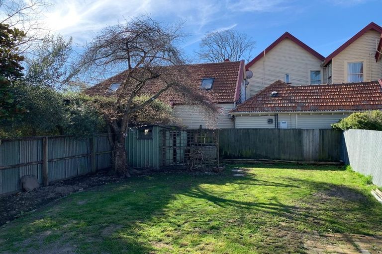Photo of property in 33 Peacock Street, Christchurch Central, Christchurch, 8013