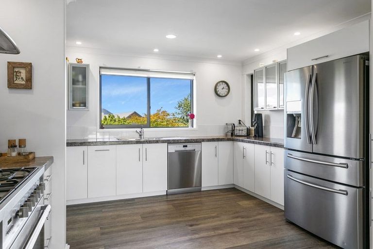 Photo of property in 71 Loch Views Road, Acacia Bay, Taupo, 3385