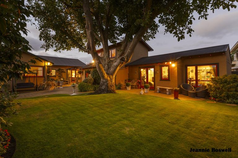 Photo of property in 302 Park Road, Hokowhitu, Palmerston North, 4410