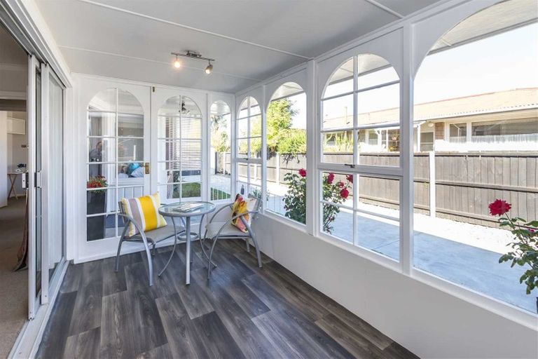 Photo of property in 15 Powell Crescent, Ilam, Christchurch, 8041