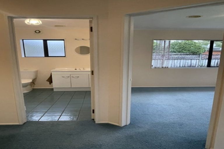 Photo of property in 102 Branch Road, Highlands Park, New Plymouth, 4312