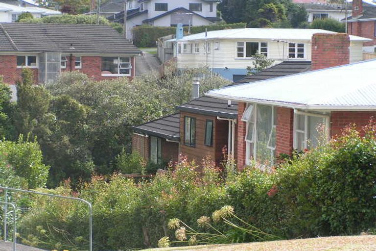 Photo of property in 2/19 Bond Crescent, Forrest Hill, Auckland, 0620