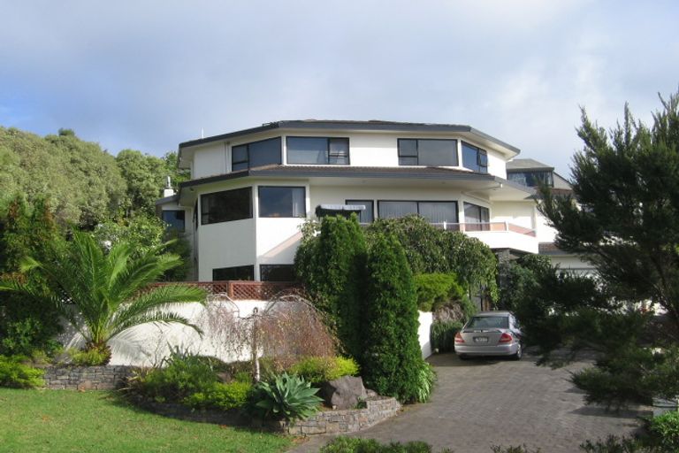 Photo of property in 6 Bragato Place, Chatswood, Auckland, 0626