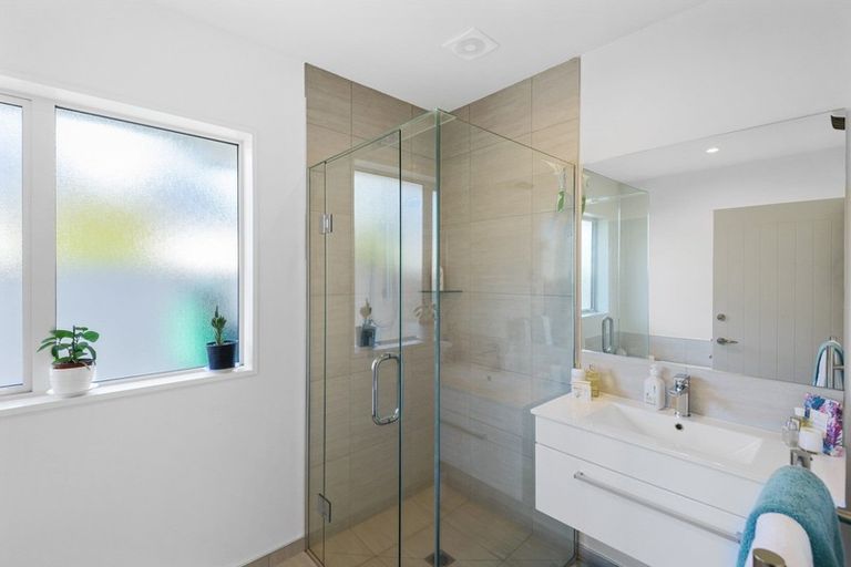 Photo of property in 104 Wairakei Road, Bryndwr, Christchurch, 8052