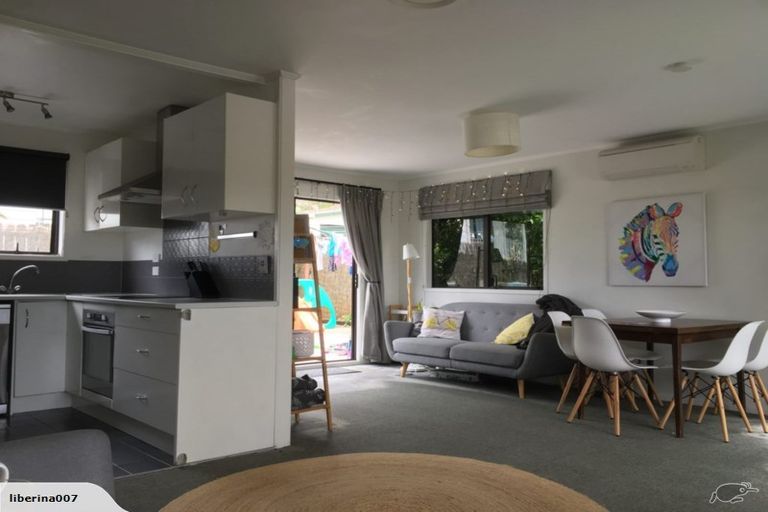 Photo of property in 15 Chislehurst Street, Henderson, Auckland, 0612