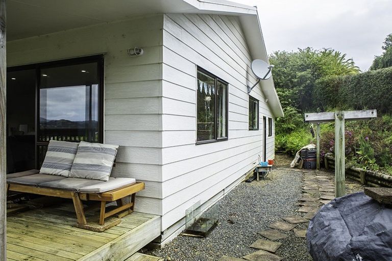 Photo of property in 37 Cable Bay Block Road, Cable Bay, 0420