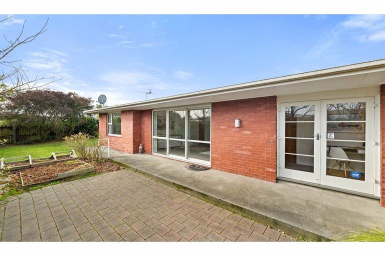 Photo of property in 1/25 Beckford Road, Saint Martins, Christchurch, 8022