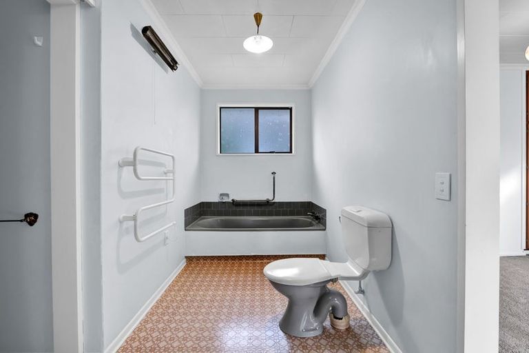 Photo of property in 21 High Street, Hawera, 4610