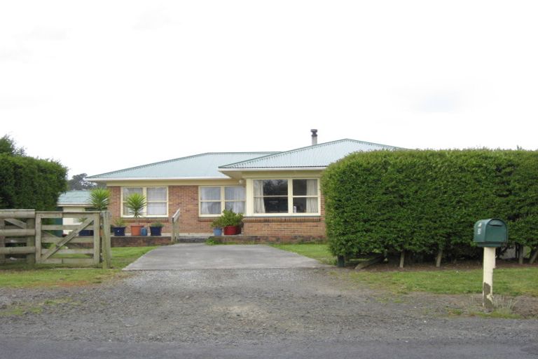 Photo of property in 28 Koraha Road, Kumeu, 0892