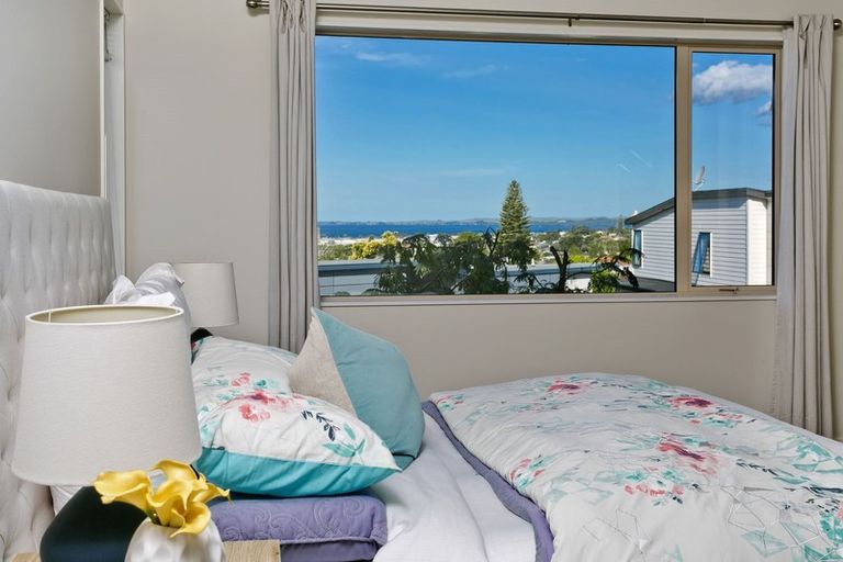 Photo of property in 8 Currey Crescent, Milford, Auckland, 0620