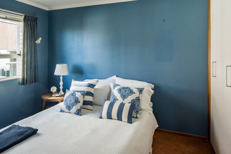 Photo of property in 103 Kahu Road, Paremata, Porirua, 5024