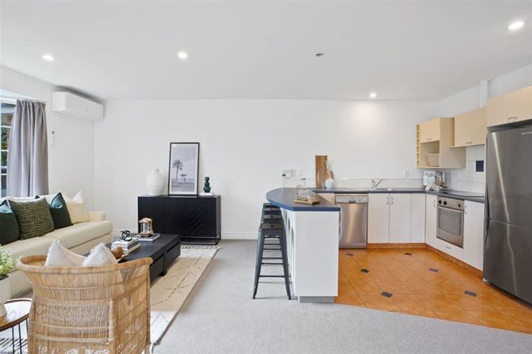 Photo of property in 43 Parade Court, Addington, Christchurch, 8024