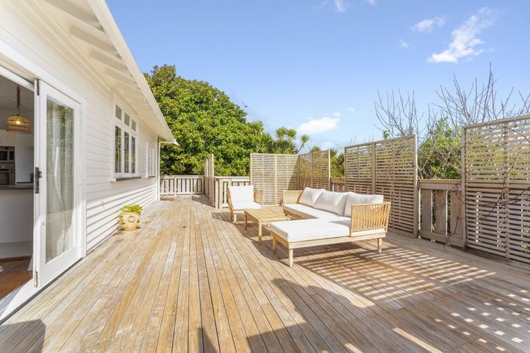 Photo of property in 6 Ngaio Street, Strandon, New Plymouth, 4312