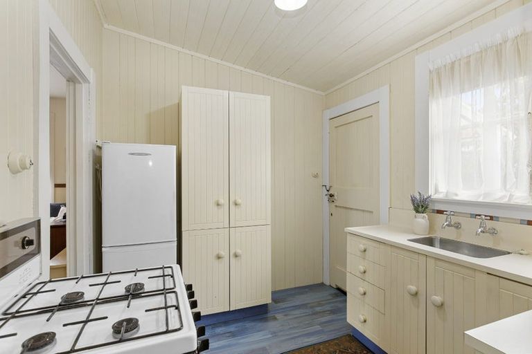 Photo of property in 52 York Street, Moera, Lower Hutt, 5010