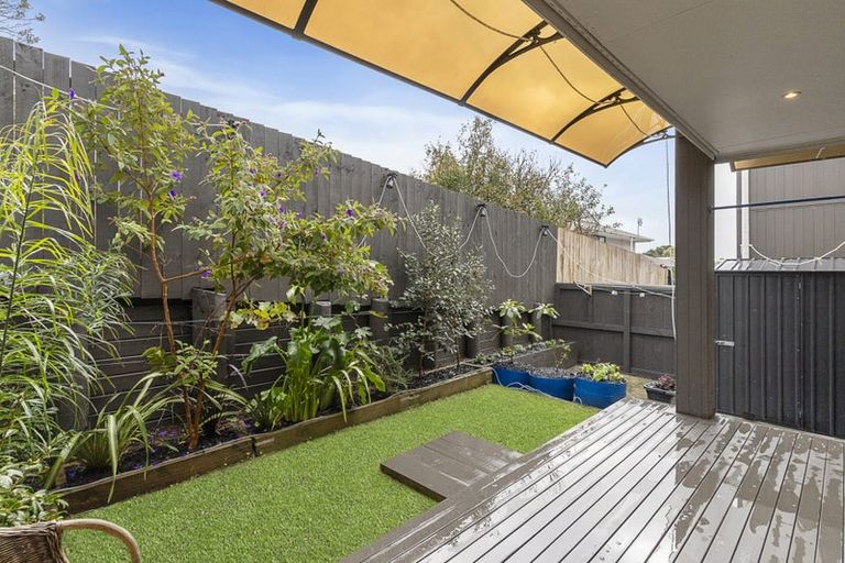 Photo of property in 12e Kelwyn Road, Kelston, Auckland, 0602