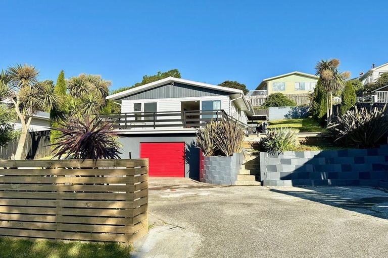 Photo of property in 129 Conclusion Street, Ascot Park, Porirua, 5024