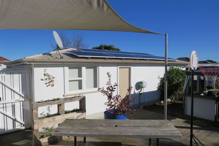 Photo of property in 55 Winchester Street, Levin, 5510