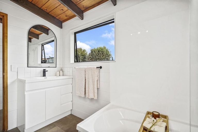 Photo of property in 37a Collins Road, Melville, Hamilton, 3206