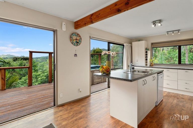 Photo of property in 242 Forest Hill Road, Waiatarua, Auckland, 0612