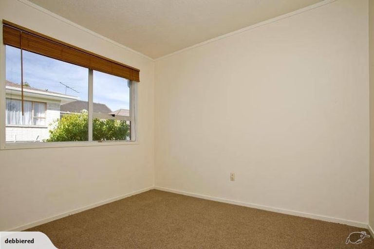 Photo of property in 1/24 Bayview Road, Bayview, Auckland, 0629