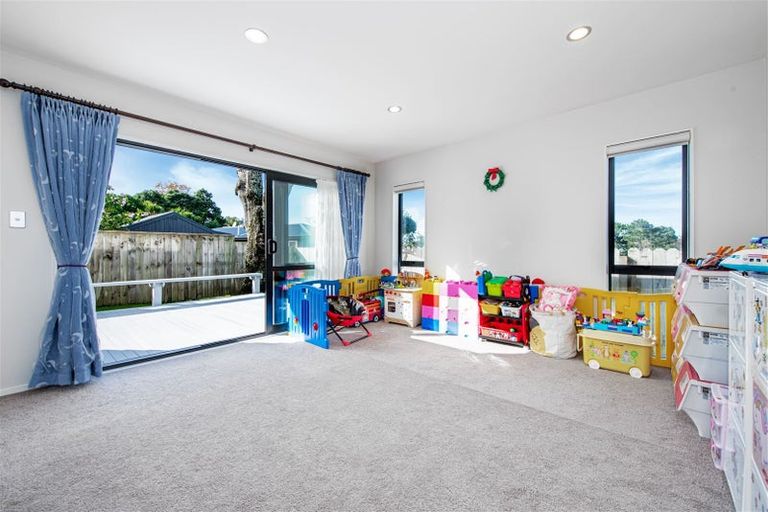 Photo of property in 57a Glendene Avenue, Glendene, Auckland, 0602
