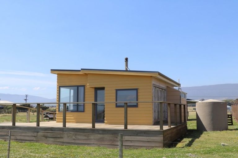 Photo of property in 38 Surrey Street, Orepuki, Riverton, 9881