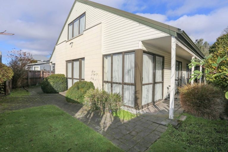 Photo of property in 1/90 Proctor Street, Papanui, Christchurch, 8053