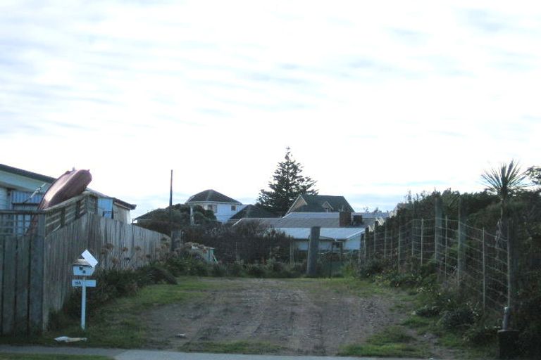 Photo of property in 16 Karaka Street, Otaki Beach, Otaki, 5512